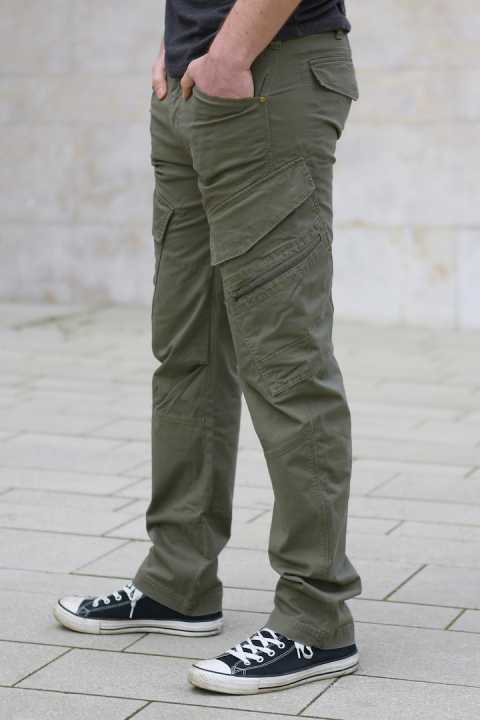 Hose Adven Slim Fit oliv